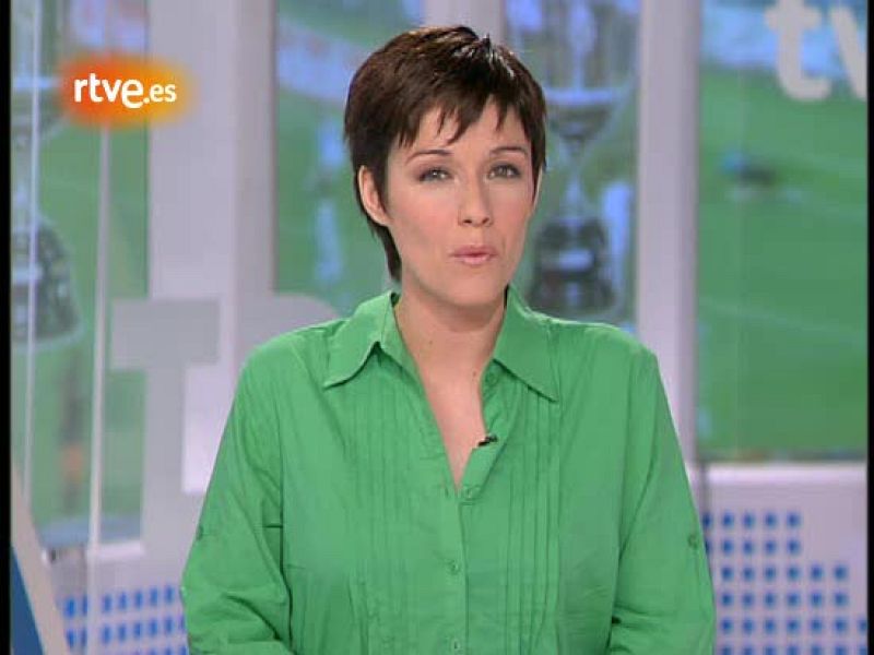 Los jugadores del Athletic ya están en Valencia para preparar la final de Copa, mientras los aficionados comienzan a teñír la ciudad de rojiblanco.