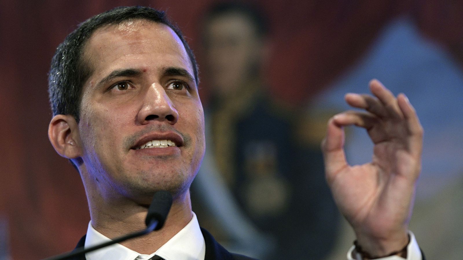 Juan Guaidó, ha señalado en Buenos Aires que el 80% de las fuerzas armadas de su país "están a favor de un cambio", pero ha acusado a Cuba de aterrorizar a los militares para que no le muestren su apoyo