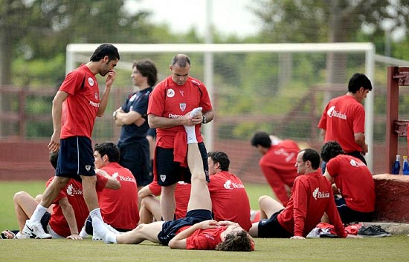 Ya se respira ambiente copero en Valencia. El primero en llegar ha sido el Ahtletic, arropado por sus seguidores, que van llegando poco a poco a la capital del Turia.