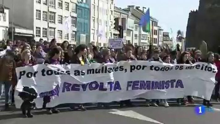 Telediario 1 - Con el objetivo de reivindicar sus derechos han teñido de morado las calles de Lugo