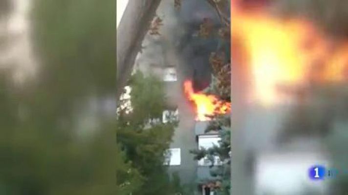 Telediario 1 - Dos muertos en un incendio en una vivienda en Barcelona