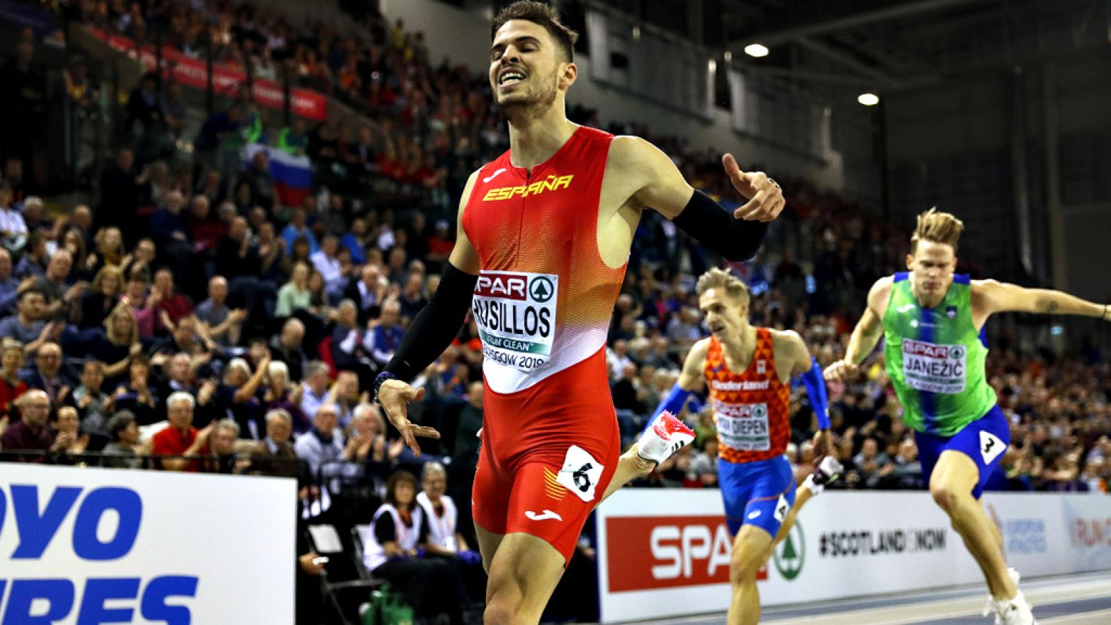 El cuarteto español formado por Óscar Husillos, Manuel Guijarro, Lucas Búa y Bernat Erta consiguió la medalla de plata en los relevos 4x400 metros de los Europeos en pista cubierta con un nuevo récord de España (3:06.32).