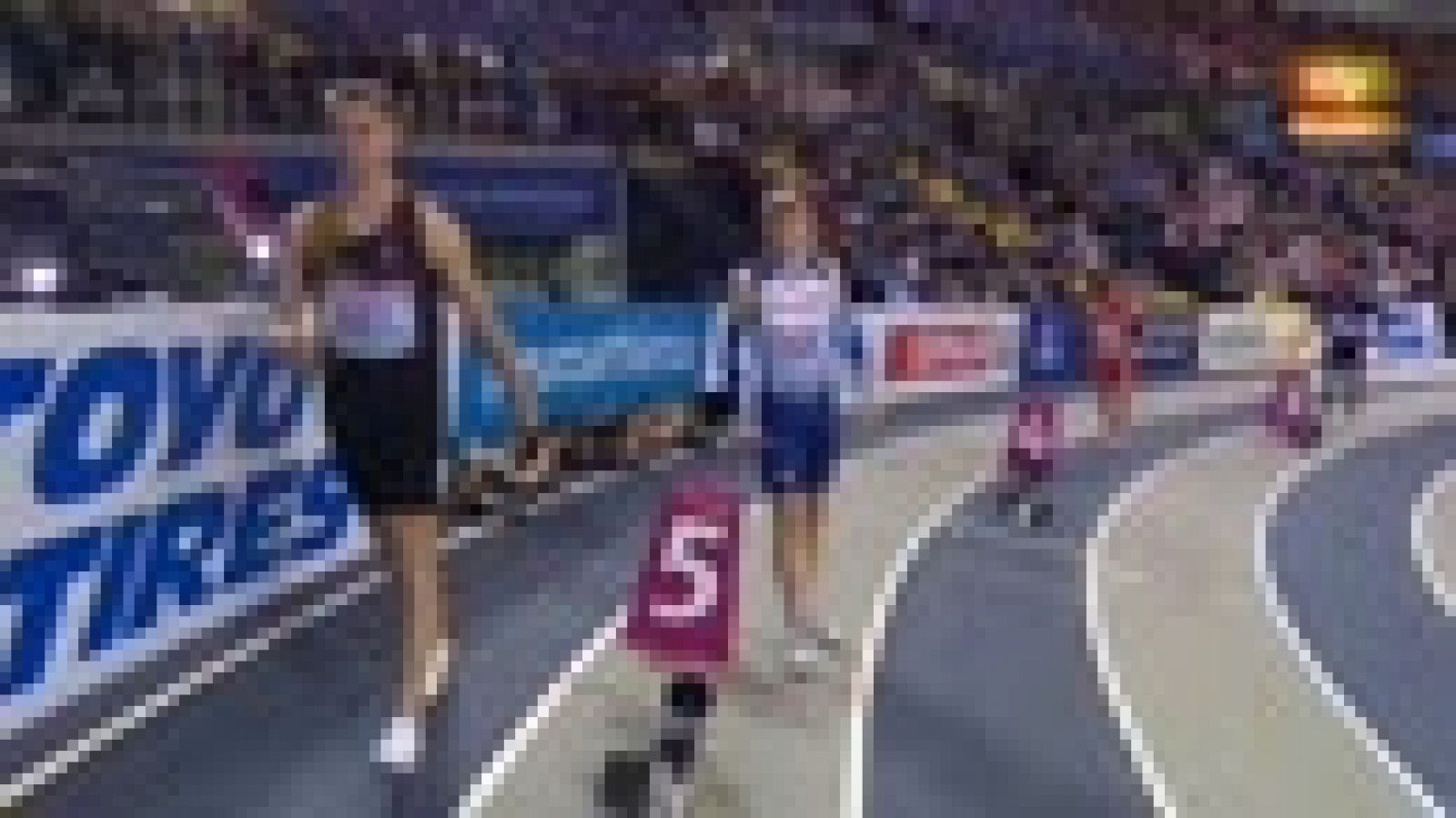 El cuarteto español formado por Óscar Husillos, Manuel Guijarro, Lucas Búa y Bernat Erta consiguió la medalla de plata en los relevos 4x400 metros de los Europeos en pista cubierta con un nuevo récord de España (3:06.32).