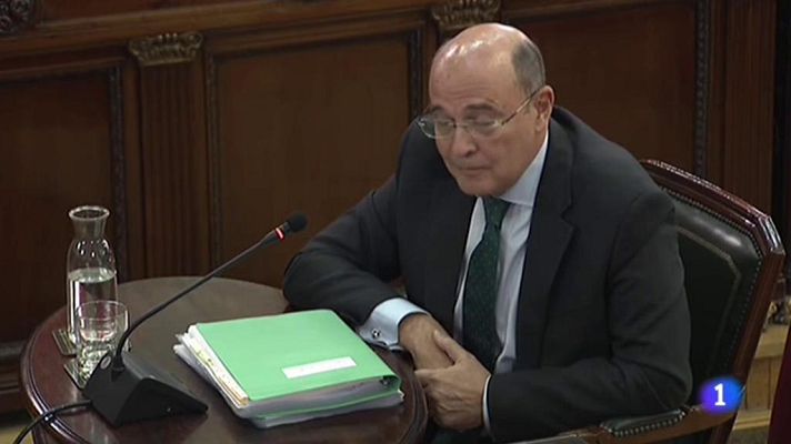 L'Informatiu - De los Cobos acusa els Mossos d'estafar amb el dispositiu de l'1-O