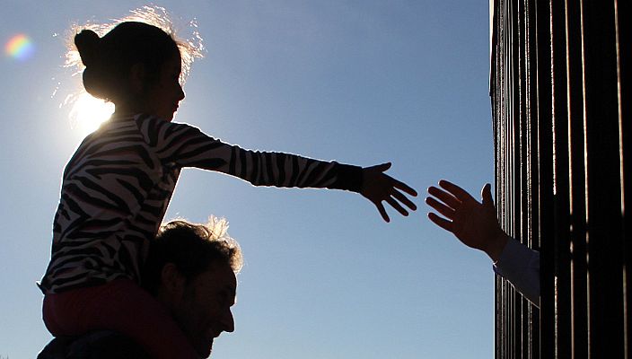 Telediario 1 - El 'NYT' revela malos tratos a menores migrantes en EE.UU.