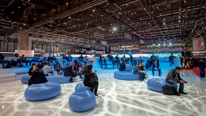 Telediario 1 - El salón del automóvil de Ginebra se llena de coches eléctricos