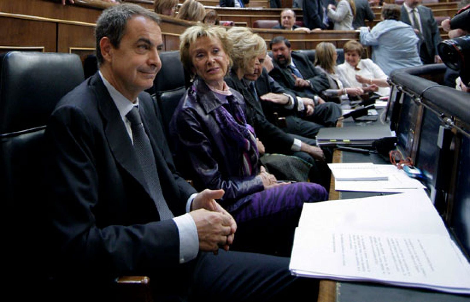 El Presidente del Gobierno, José Luis Rodríguez Zapatero, ha anunciado en el debate sobre el estado de la Nación varias medidas para impulsar la venta y alquiler de viviendas o para ayudar a los autónomos y a las Pymes entre otras.