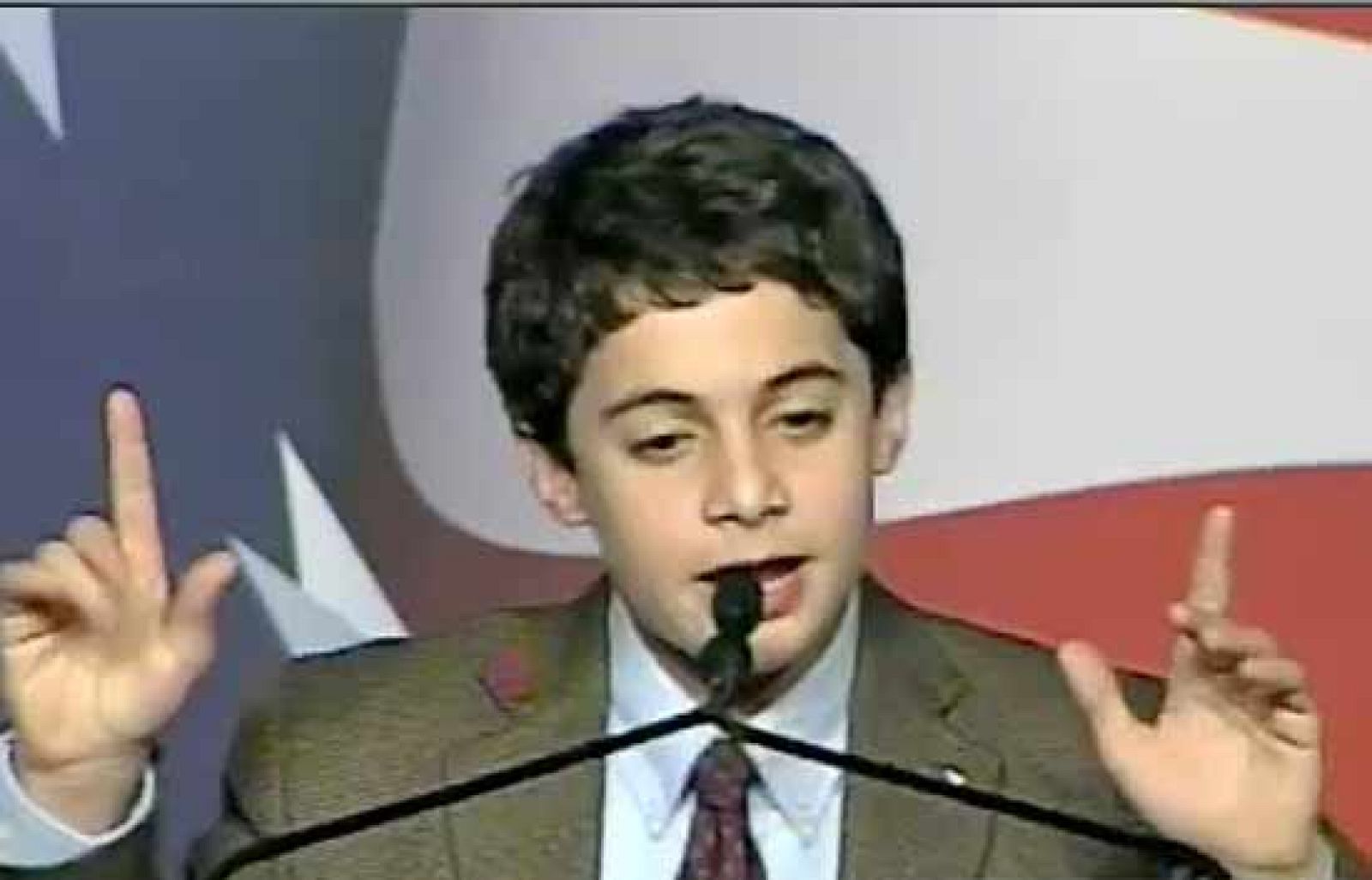 Johnatan Krhon, un niño estadounidense de 14 años se ha convertido en el analista político más joven de su país. Su intervención durante una conferencia del movimiento conservador le ha convertido en un éxito mediático. Con dos libros publicados, el pequeños ahora se dedica a captar adeptos para el partido republicano (12/05/09).