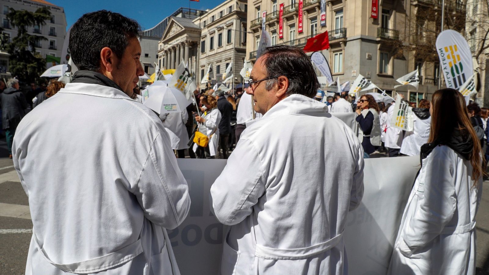 Los médicos toman las calles por la "dignificación" de la atención primaria