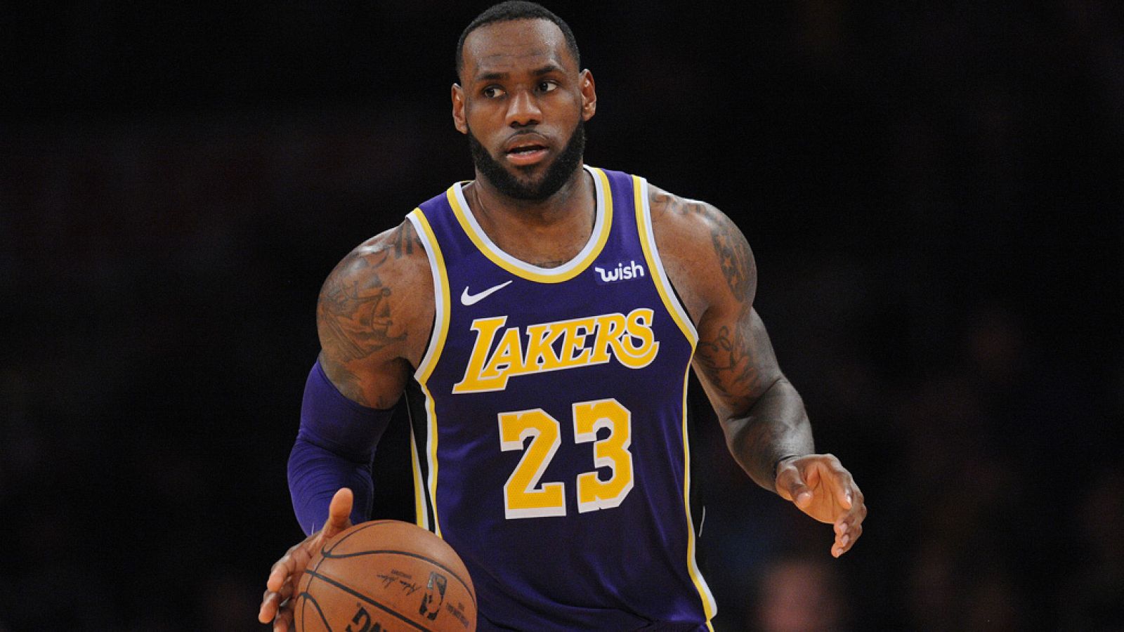 LeBron James supera a Michael Jordan como en la clasificación de anotadores históricos de la NBA | Ver