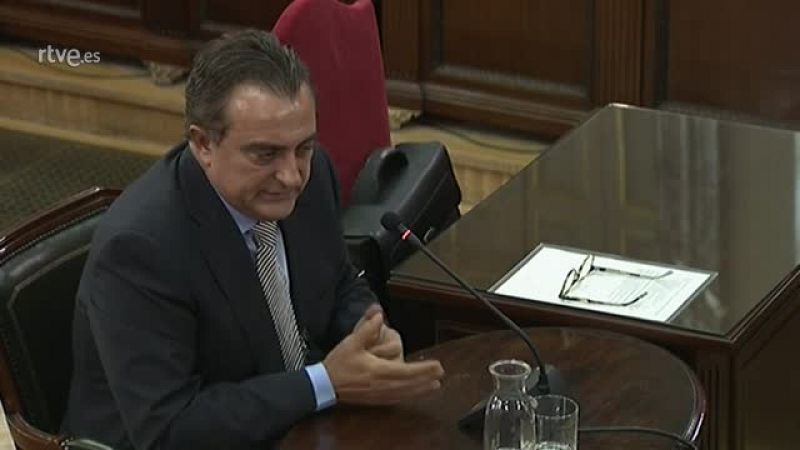 Un mando de los Mossos declara que advirtieron al Govern sin �xito del riesgo de "escalada de violencia" el 1-O