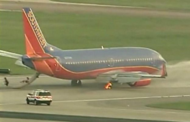  - Aterrizaje entre las llamas