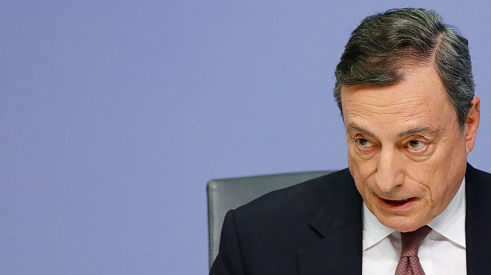 El BCE retrasa la subida de tipos de interés e inyecta liqui