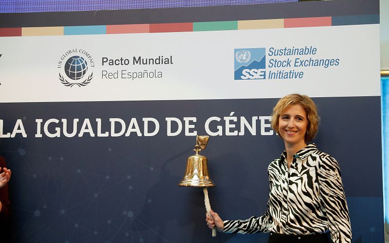 8M | Campanas en la Bolsa por la igualdad de género -RTVE.es - Informativo 24h | Ver