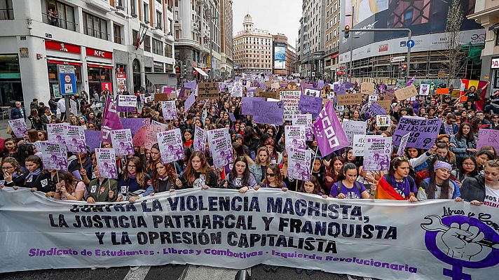 Telediario 1 - CC.OO. y UGT cifran el seguimiento de la huelga feminista