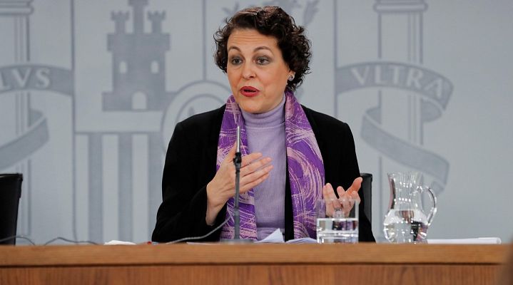 Telediario 1 - Baja a 52 años la edad para recibir el subsidio por desempleo