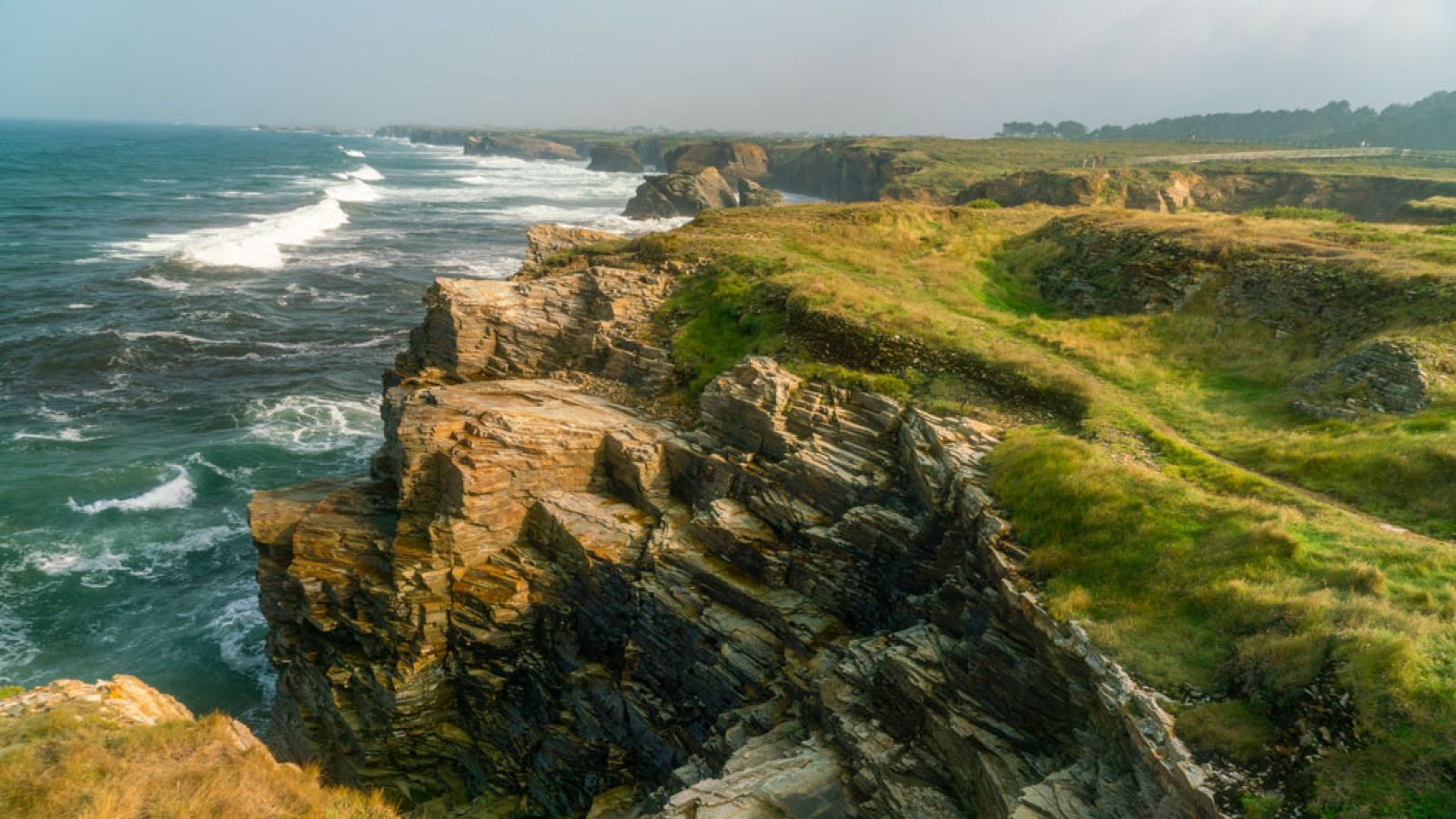 Intervalos de viento fuerte de componente oeste en el litoral gallego - Ver ahora