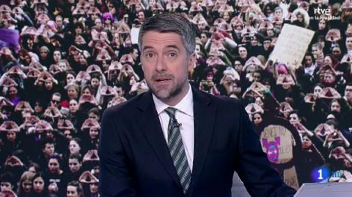 Telediario 1 - Las calles de Barcelona se llenan con 200.000 personas que reivindican la igualdad el 8M