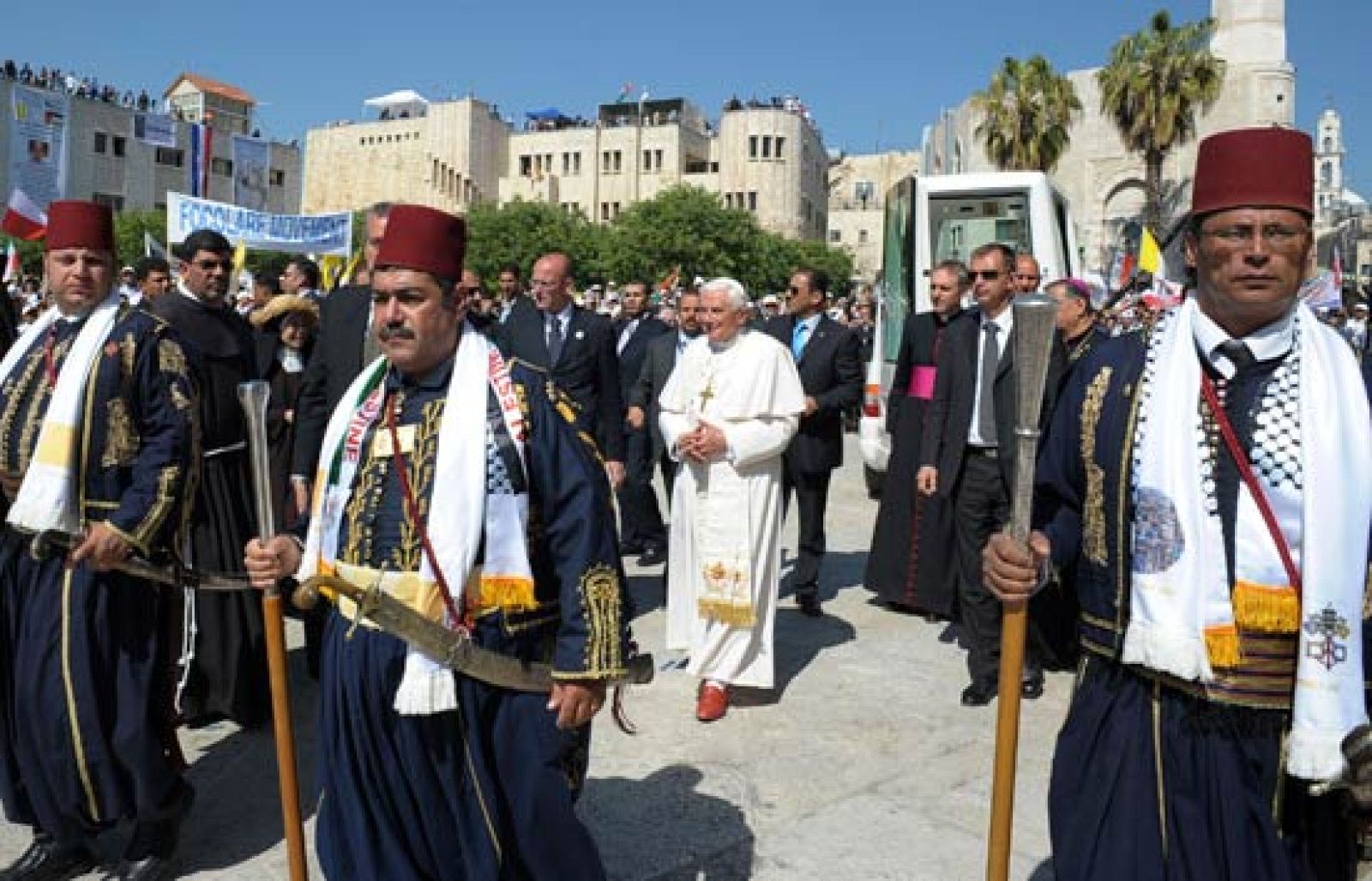 Benedicto XVI defiende el derecho de los palestinos a tener una patria soberana | Ver