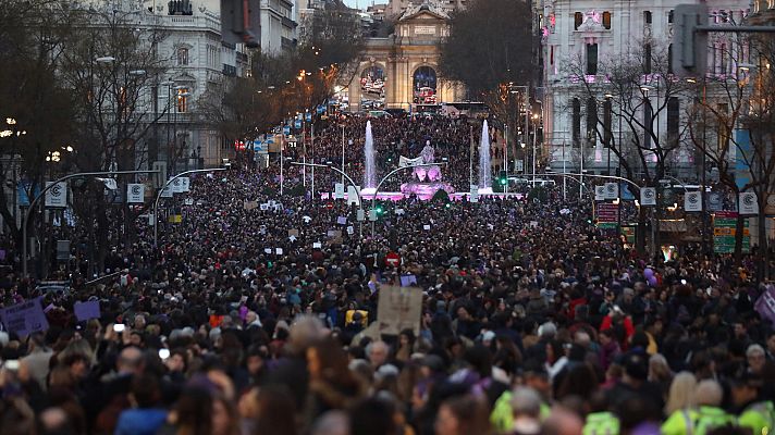 Telediario 1 - El movimiento feminista inunda las calles de España