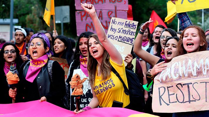 Telediario 1 - Marchas feministas recorren las calles de Latinoamérica durante el 8-M