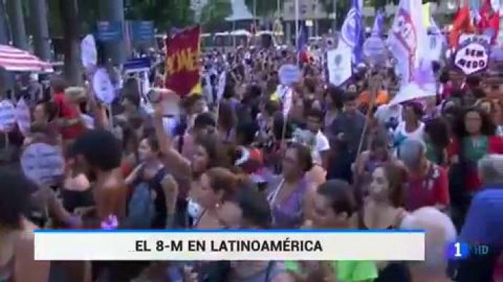 Marchas feministas recorren las calles de Latinoamérica durante el 8-M