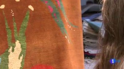 Ouka Leele se atreve con una nueva técnica: diseñar alfombras 