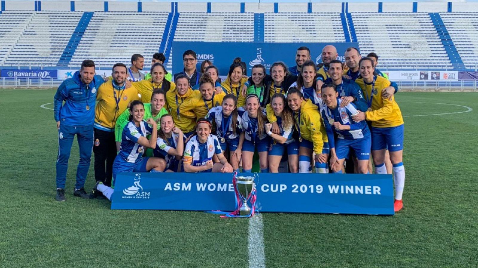 El Espanyol femenino celebra el Día de la Mujer ganando un título