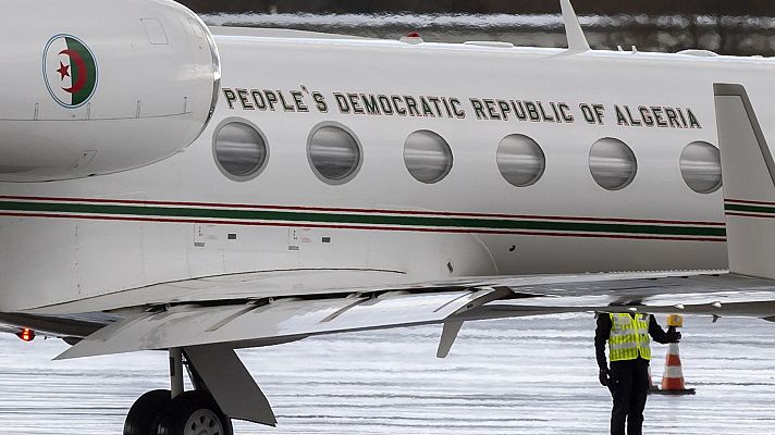 Telediario 1 - Abdelaziz Buteflika regresa a Argelia