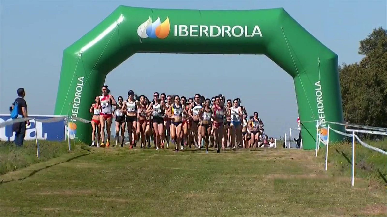 Cross - Campeonato de España Carrera Absoluta y sub-23 Femenina, desde Cáceres - VER AHORA