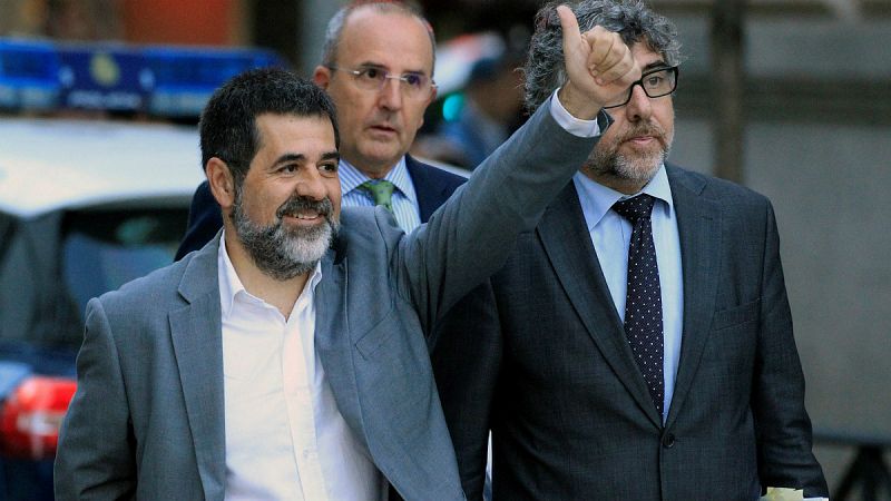 Los independentistas catalanes presentan sus candidaturas tras unas semanas de tensión en negociaciones. 