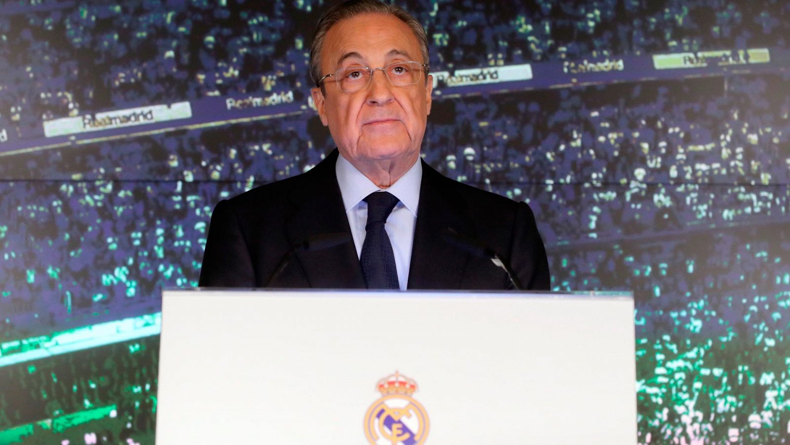 Florentino Pérez: "La pasión de Zidane por el Real Madrid le vuelve a unir a nuestro destino" -RTVE.es - Informativo 24h | Ver