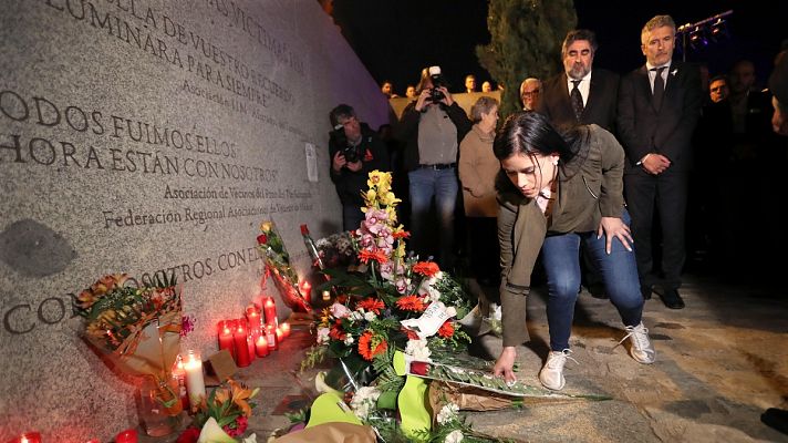 Los representantes políticos homenajean a las víctimas del 11M en un acto conjunto
