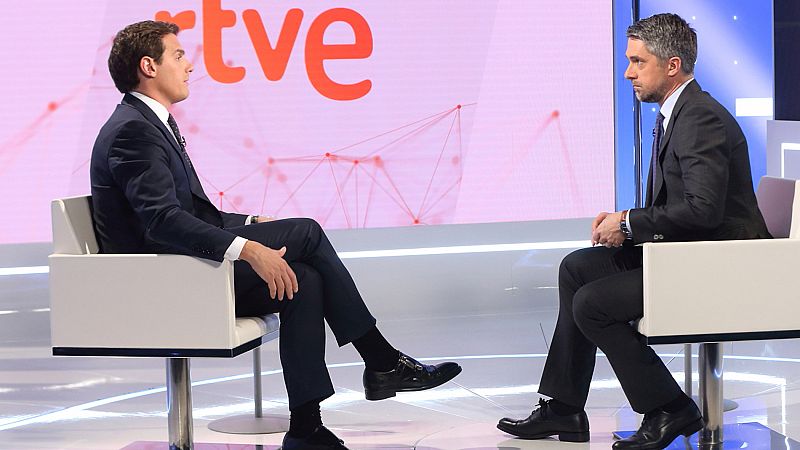 Albert Rivera en TVE: "No es normal que haya al frente del PSOE un señor que no tiene escrúpulos"