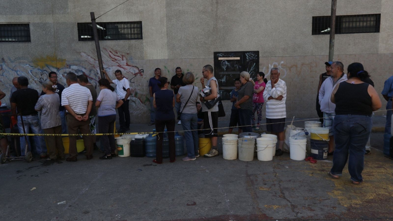 En el quinto día de apagones en Venezuela se suma la falta de agua