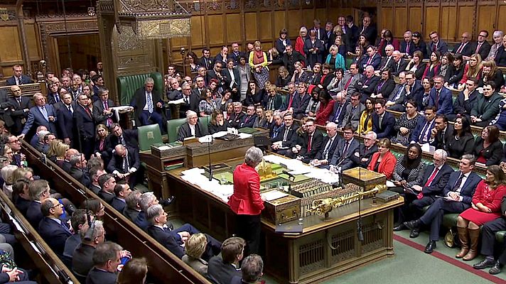 El Parlamento británico tumba el acuerdo del 'Brexit' 