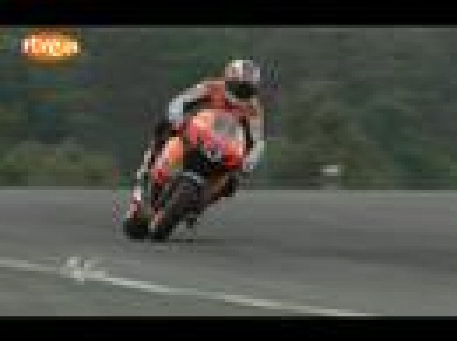 Dovizioso se aprovecha de la lluvia | Ver