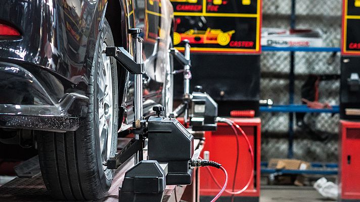 Los talleres de coches se transforman y la electrónica gana terreno: llega el "mecatrónico"