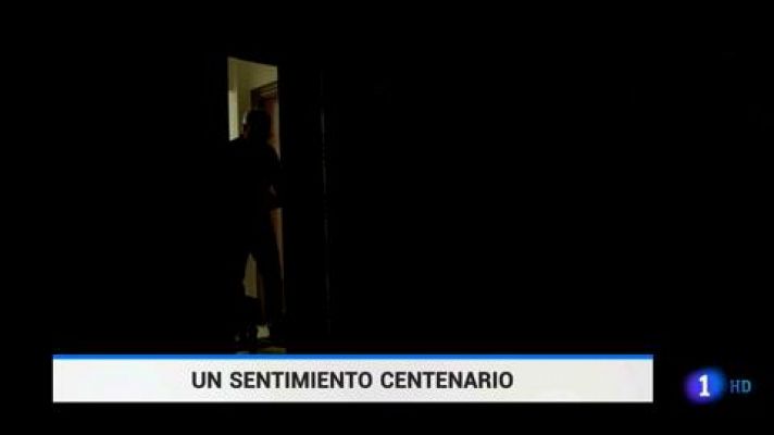 Telediario 1 - El Valencia coloca una estatua en Mestalla en honor a los socios fallecidos