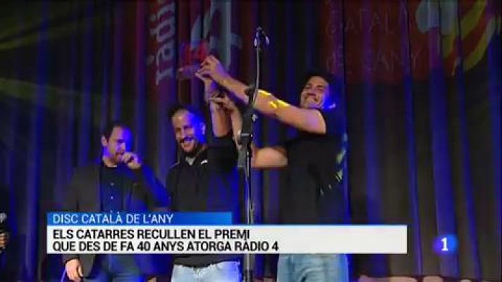 L'Informatiu - Els Catarres reben el Disc català de l'any de Ràdio 4
