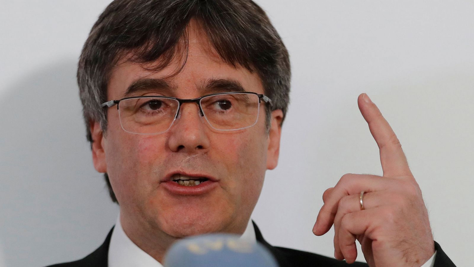 Puigdemont demanda a España ante los tribunales belgas