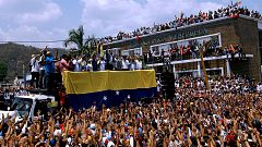 Guaidó inicia una gira por Venezuela para organizar una movilización hacia el palacio presidencial de Miraflores