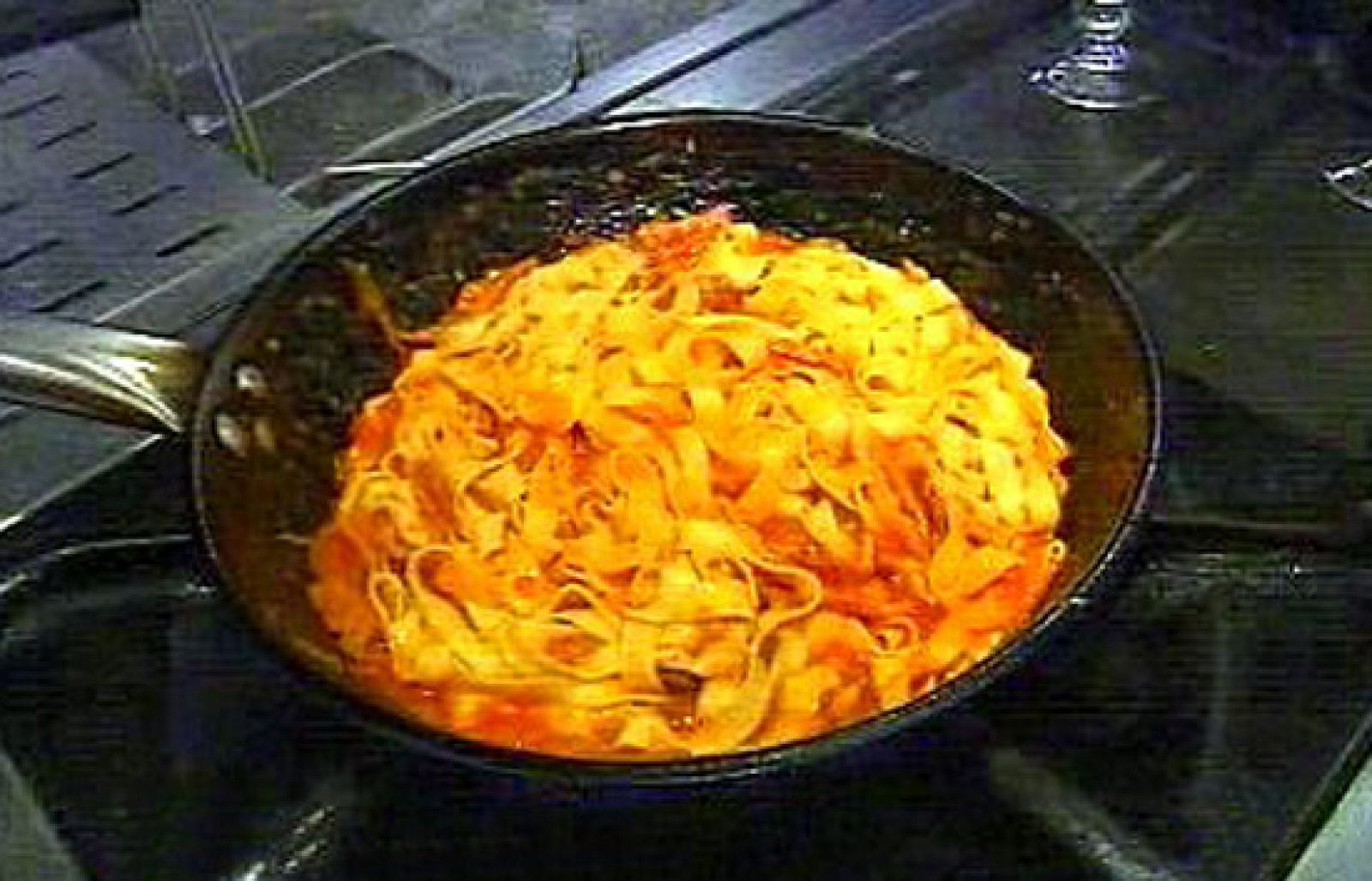 España Directo - Fetuchini con bacon y tomate - RTVE Cocina | Ver