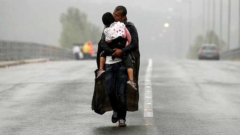 Más de 15.000 refugiados siguen esperando la entrada a Europa en Grecia