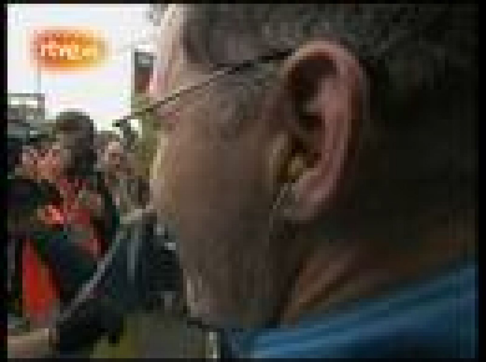 El británico Robert Huff y el suizo Alain Menu lograron el segundo doblete consecutivo de los Chevrolet Cruze en el Mundial de Turismos, al ganar en el circuito urbano de Pau (Francia) las dos carreras de la cuarta cita puntuable.