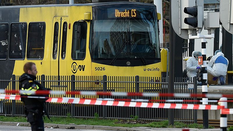 La policía detiene a un tirador acusado de matar a tres personas en Utrecht