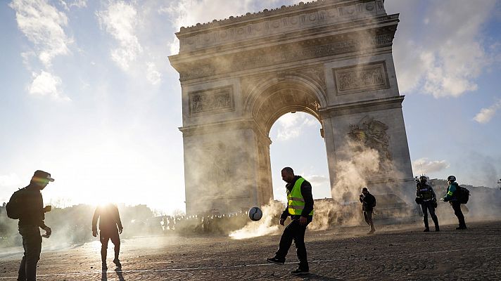 Francia prohíbe marchas violentas de 'chalecos amarillos'