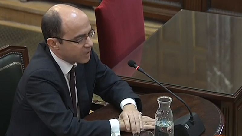 El ex número tres de Hacienda no descarta que el 1-O se financiara con dinero público