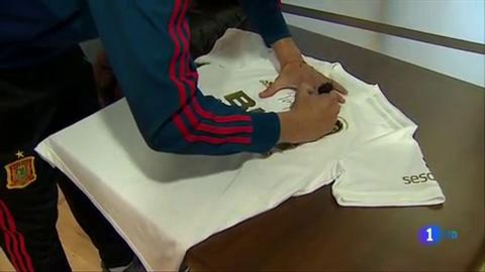 Telediario 1: El "sueño cumplido" de Parejo con la selección en Valencia | RTVE Play