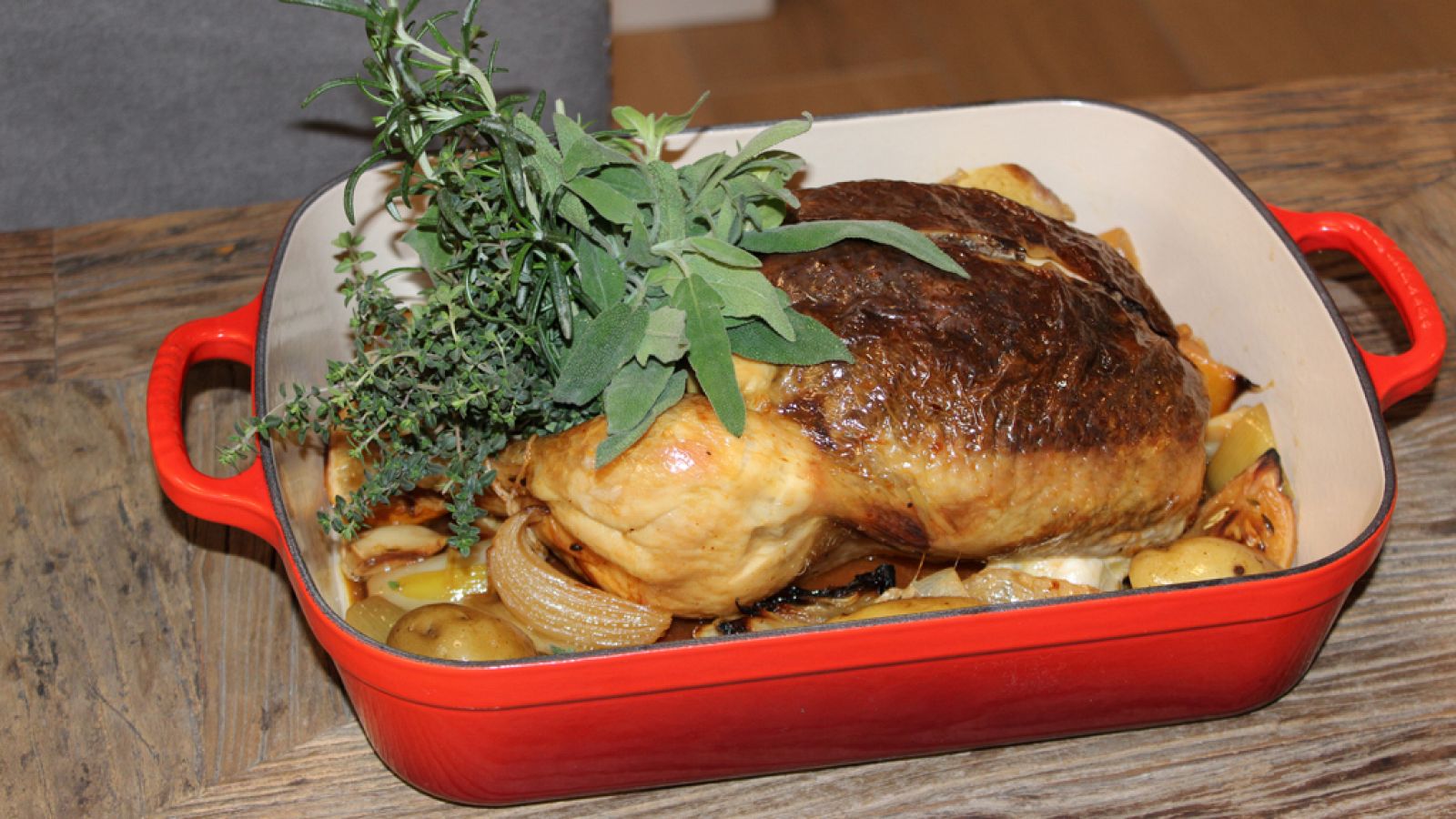 Receta de "pollo relleno con setas y hierbas" de Dani García | Ver